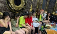 Nhiều cô gái trẻ tham gia “tiệc ma túy” trong quán karaoke