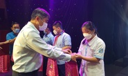 Hỗ trợ con công nhân khó khăn