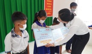 Trao 50 suất học bổng cho học sinh dân tộc thiểu số ở Kiên Giang