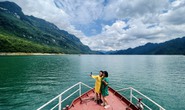 “Lạc trôi” trên dòng sông Gâm, nghe hát Then giữa đất trời Hà Giang, Tuyên Quang