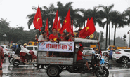 Mỹ Đình “rực lửa” trong mưa trước trận chung kết