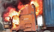 Xe container cháy dữ dội trên cao tốc TP HCM - Long Thành - Dầu Giây