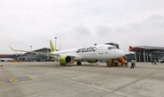 CLIP: Cận cảnh máy bay A220 đến Hà Nội trong chuyến lưu diễn tại khu vực Châu Á-Thái Bình Dương