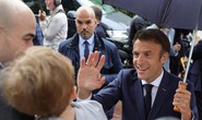 Tổng thống Macron đối diện khó khăn