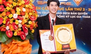 Nguyễn Minh Công nhận giải cống hiến Sống bằng sáng tạo