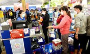 Hơn 500 mặt hàng giảm đến 50% tại chợ phiên không tiền mặt