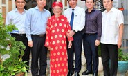 Bí thư Nguyễn Văn Nên thăm nhà nghiên cứu Nguyễn Đình Tư