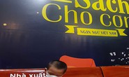 Tặng sách làm quà cho trẻ