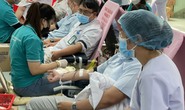 Hiến máu cứu người - nghĩa cử cao đẹp của nhân viên y tế