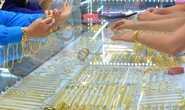 Giá vàng hôm nay 11-8: USD giảm giá rất mạnh, vàng vẫn bốc hơi