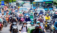 Người dân ùn ùn về quê nghỉ lễ, giao thông Hà Nội ùn tắc