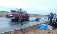 Kinh hãi ôtô tông xe máy gãy đôi ở Quảng Nam