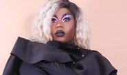 Một nghệ sĩ drag queen đột tử trên sân khấu trong quán bar