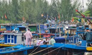 Siêu bão Noru cận kề, 60 ngư dân Đà Nẵng không chịu lên bờ