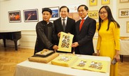 Mời khách quốc tế trải nghiệm vẽ tranh sơn mài, in tranh Đông Hồ tại Áo