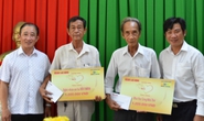“Mai Vàng nhân ái” thăm 3 nghệ nhân, nhà thơ tại Trà Vinh
