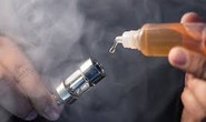 Nữ sinh 14 tuổi hôn mê sau hút thuốc lá điện tử