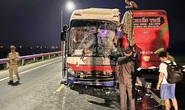 Hai xe khách va chạm khiến 27 người thương vong