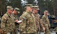 Tướng Mỹ thăm nơi huấn luyện lính Ukraine, Bộ trưởng Quốc phòng Nga thị sát