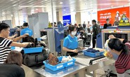 Sân bay Tân Sơn Nhất đón khách đông kỷ lục, nhiều người chọn bay đêm