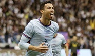 So tài với Messi tại Ả Rập Saudi, Ronaldo lập cú đúp