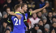 Harry Kane ghi bàn sánh ngang huyền thoại, Tottenham hâm nóng cuộc đua Top 4
