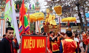 Những hình ảnh rước kiệu Vua, Chúa sống náo nhiệt ở Hà Nội
