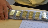 Giá vàng hôm nay 7-2: USD tăng giá dữ dội, vàng lao dốc