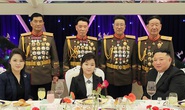 Ông Kim Jong-un đưa vợ và con gái tới doanh trại quân đội