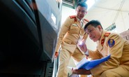 Cận cảnh CSGT trong ngày đầu làm đăng kiểm viên