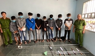 Nhóm thanh niên lao trên đường ở quận 12 với nhiều hung khí đáng sợ