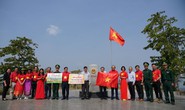 Xúc động buổi thượng cờ nơi cột mốc biên cương