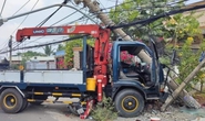 Đồng Nai: Xe cẩu tông 1 người chết, khiến gần 6.400 hộ dân mất điện