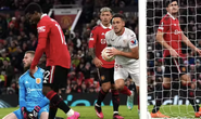 Ngỡ ngàng 2 bàn đá phản, Man United đánh rơi chiến thắng trước Sevilla