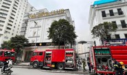 Huy động 6 xe PCCC phun nước dập lửa vụ cháy quán karaoke Pattaya