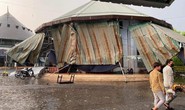 Một em bé bị thương do tia sét, hàng loạt ngôi nhà tốc mái sau trận dông lốc ở Quảng Trị