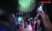 VIDEO: Pháo hoa rực sáng trên bầu trời TP HCM mừng lễ 30-4