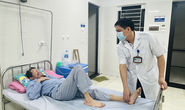 Hút thuốc lá nhiều năm, người đàn ông suýt liệt vì tắc mạch chi