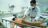 Vụ 3 anh em ngộ độc chả lụa: Một trẻ suy hô hấp tăng dần