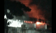 TP HCM: Lửa cháy đỏ rực trong đêm ở quận 8