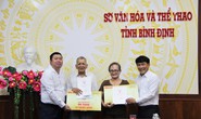Mai Vàng tri ân tặng quà 2 nghệ nhân Minh Đức và Hồ Sừng