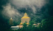 Tuyệt sắc linh thiêng vùng Núi Cấm