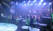 Công an đột nhập quán bar, “dân bay” chạy tán loạn