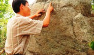 Hòn đá khắc chữ cổ ở Gia Lai lại gây chú ý
