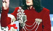 Michael Jackson lại bị tố cáo lạm dụng tình dục trẻ em
