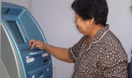 Nhận lương hưu qua thẻ ATM