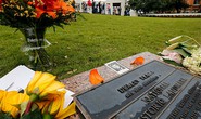 Mỹ treo cờ rủ tưởng nhớ Kennedy