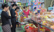 Người Hà Nội hối hả tích trữ đồ ăn đối phó siêu bão