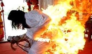 Giận chồng, tự thiêu trong đêm