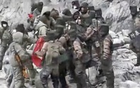 Lộ video binh sĩ Trung - Ấn “giáp lá cà” ở biên giới tranh chấp